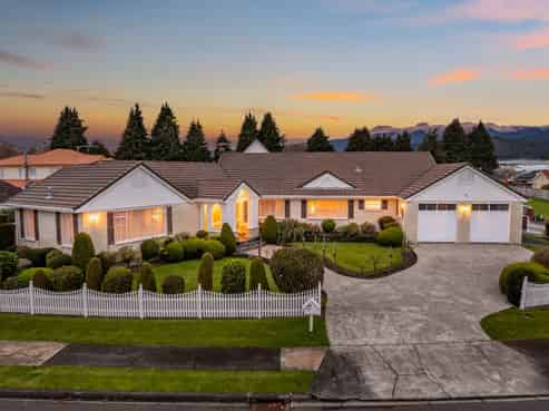 19 Comeskey Grove, Elderslea