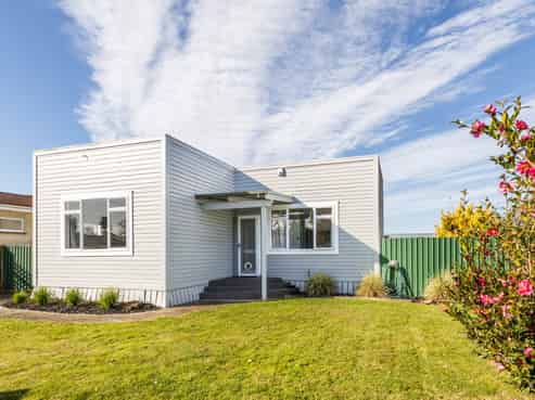 1004 Garry Street, Raureka