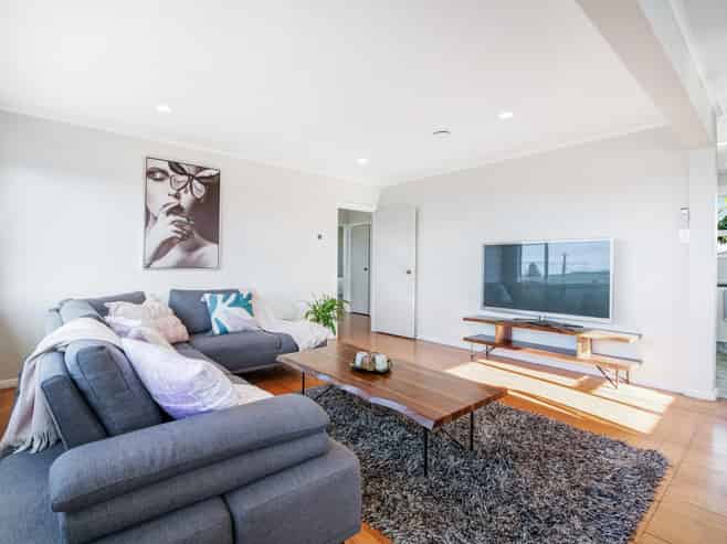 8A Melandra Road, Stanmore Bay
