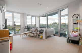 104/5 Rose Garden Lane, Albany