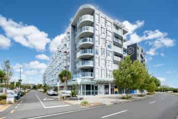 104/5 Rose Garden Lane, Albany