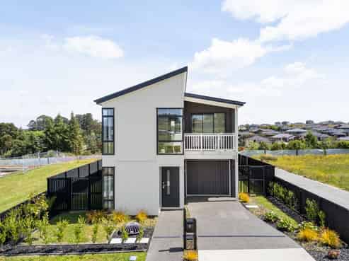 20 Halo Green, Peacocke