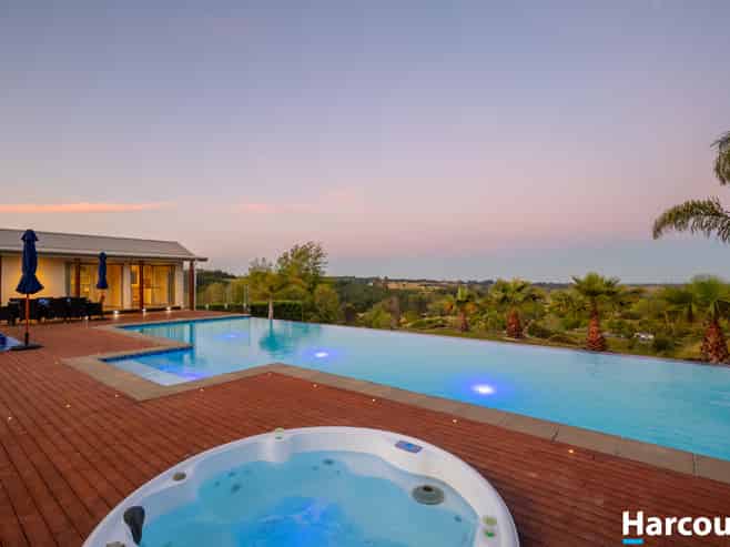 35 Redwood Park Road, Redwood Valley