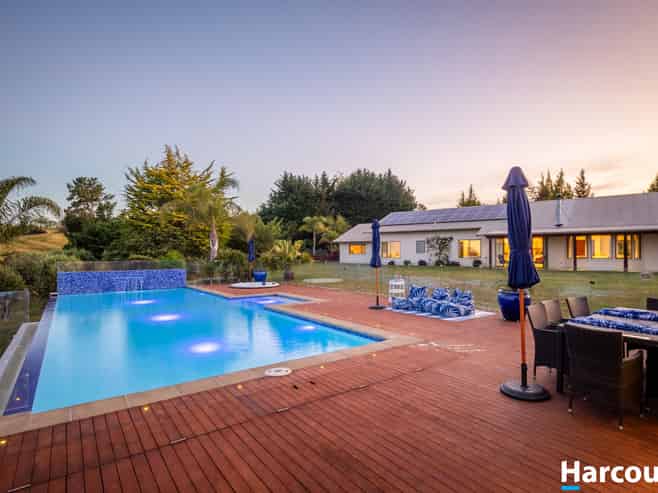 35 Redwood Park Road, Redwood Valley