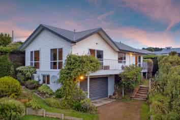 90 Marine Drive, Diamond Harbour