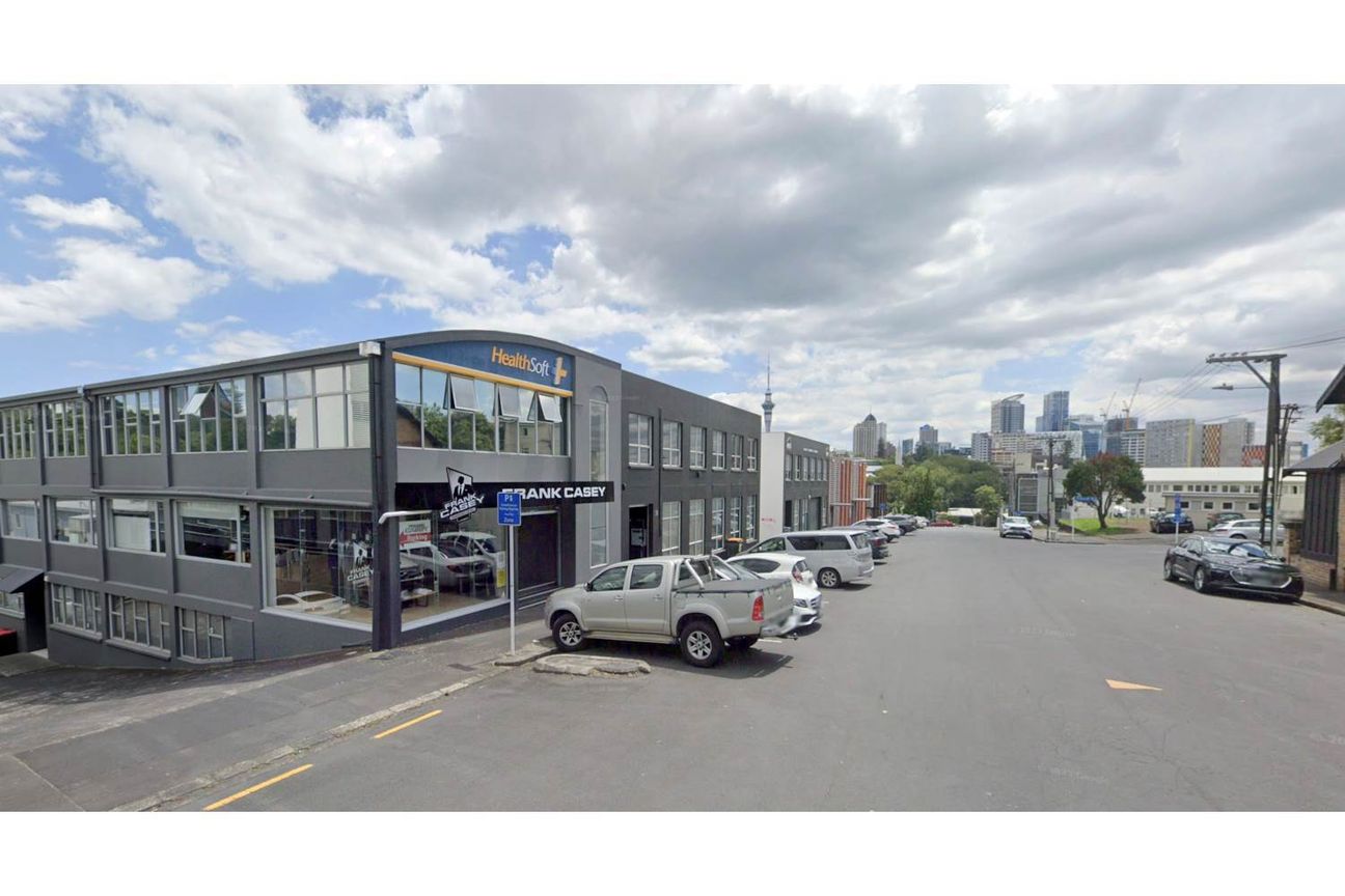 VALUE PARNELL OFFICE WITH CAR PARKS - Mais