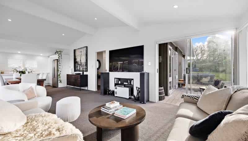 6 Caulton Street, Saint Johns