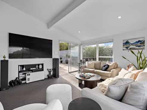 6 Caulton Street, Saint Johns