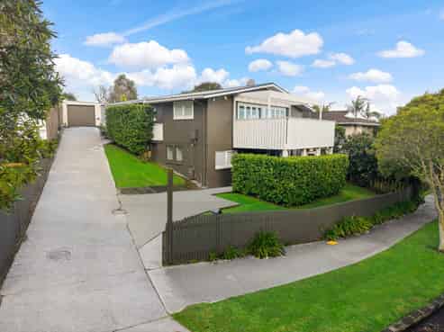 6 Caulton Street, Saint Johns