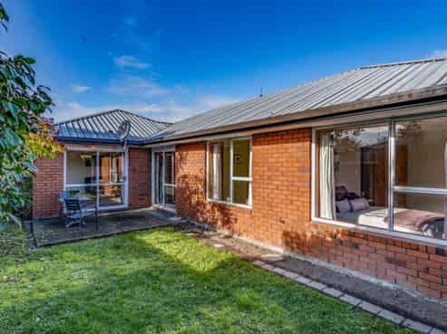 2/5 Tuscany Place, Beckenham
