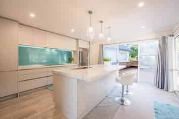 10 Oakpark Place, West Harbour