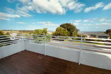 10 Oakpark Place, West Harbour