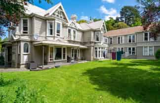 25-Bedroom Alva House