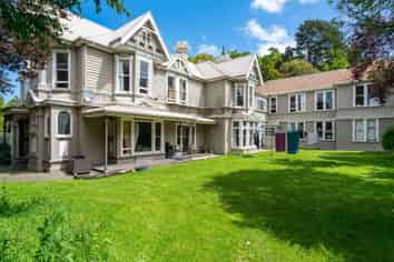 25-Bedroom Alva House