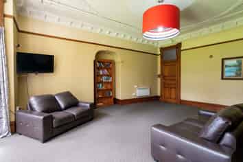 25-Bedroom Alva House