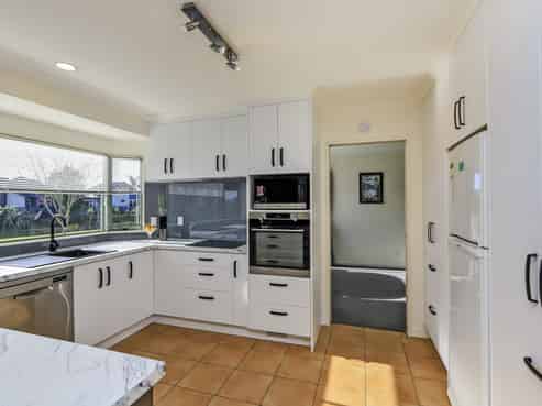13 Woodlands Drive, Havelock North
