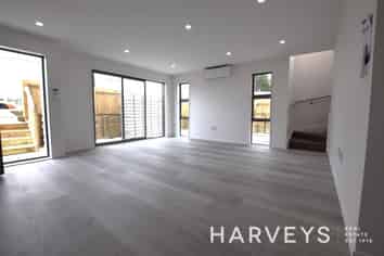 B/62 Royal Road, Massey