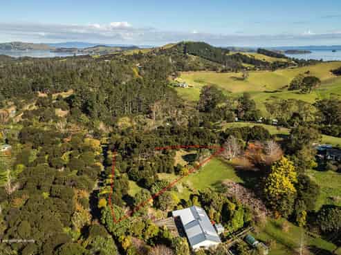 13  Tramway Road, Coromandel