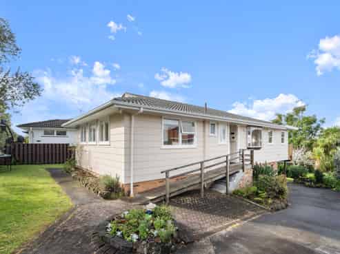 15 Judkins Crescent, Cockle Bay