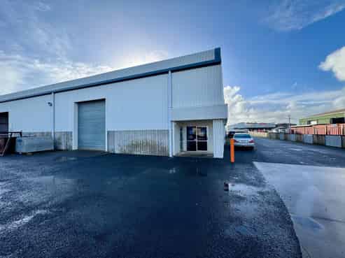 Bell Block warehouse with gantry