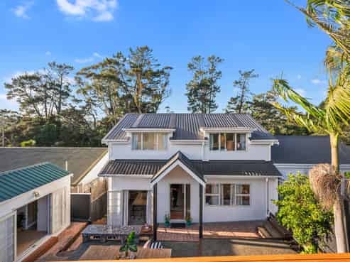 134 Eskdale Road, Birkdale