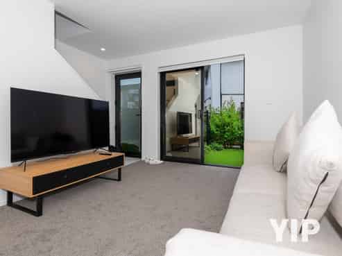7/3 Johnston Grove, Taita