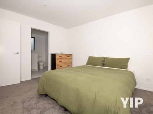 7/3 Johnston Grove, Taita