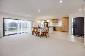 72 Maanihi Drive, Rototuna North