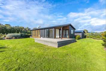 128 Rangiuru Road, Otaki Beach