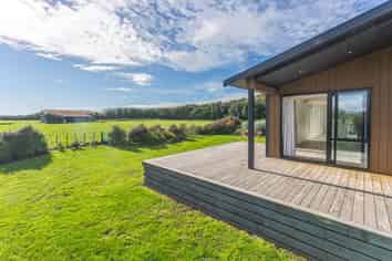 128 Rangiuru Road, Otaki Beach