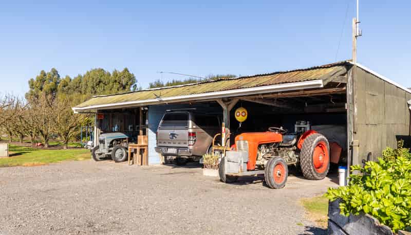 934 Riverslea Road South, Longlands