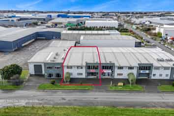 Tidy industrial in central location