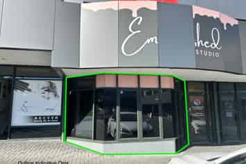 Busy Rosedale Complex - Prime Retail/Office