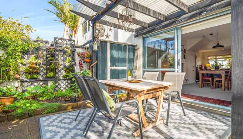 8/101 Brightside Road, Stanmore Bay