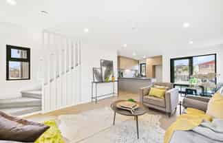 23 & 25 Sullivan Avenue, Mangere Bridge