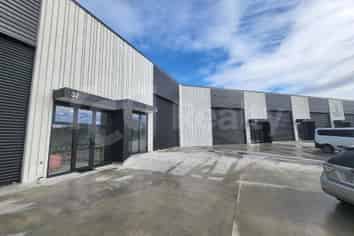 Modern Industrial Workshop Units-Takanini