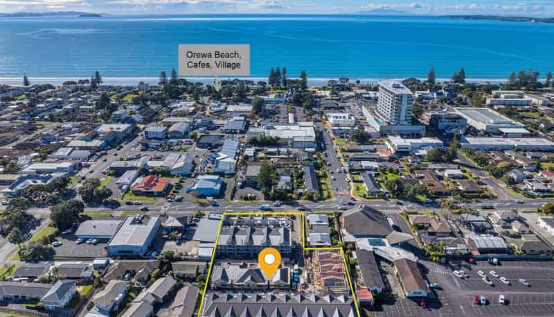 15/188 Centreway Road, Orewa