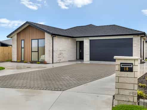 18 Taurangawaka Road, One Tree Point