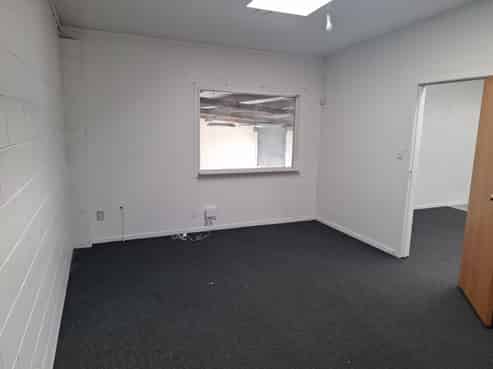 Motivated landlord - ideal industrial