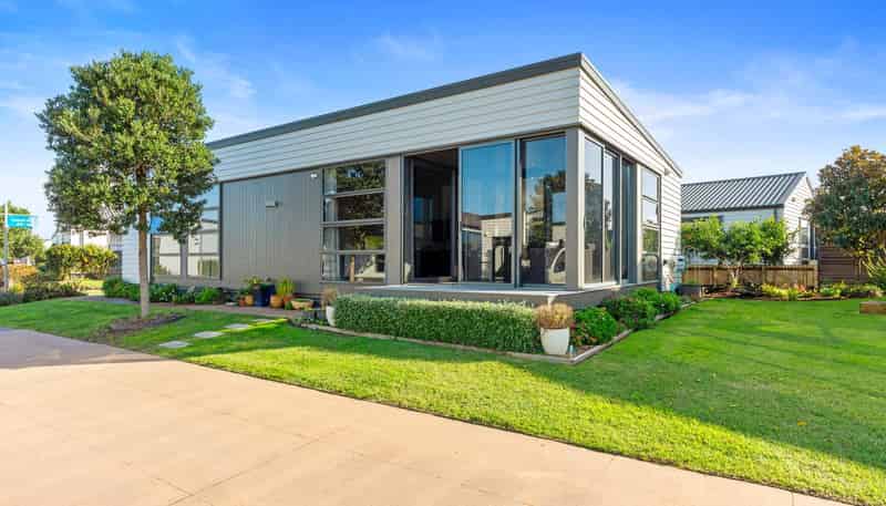  417 -61 Golden Sands Drive, Papamoa Beach