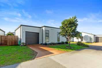  417 -61 Golden Sands Drive, Papamoa Beach