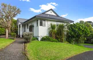 35 Rifleman Rise, Unsworth Heights