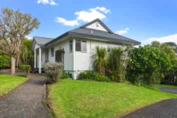 35 Rifleman Rise, Unsworth Heights
