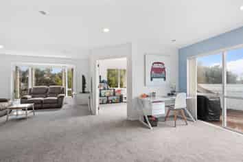 35 Rifleman Rise, Unsworth Heights