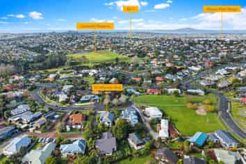 35 Rifleman Rise, Unsworth Heights