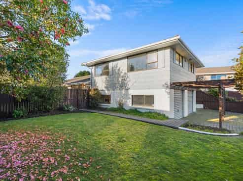 12 Juniper Place, Burnside