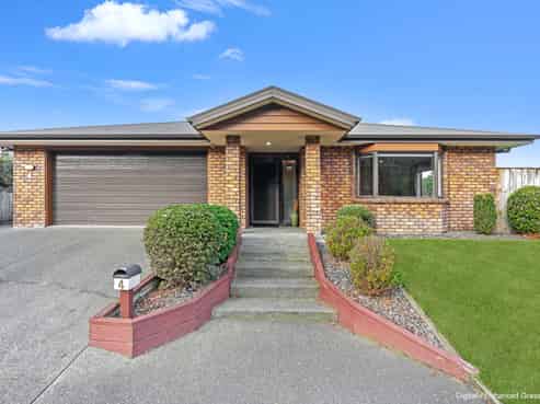 4 Charles Close, Springvale