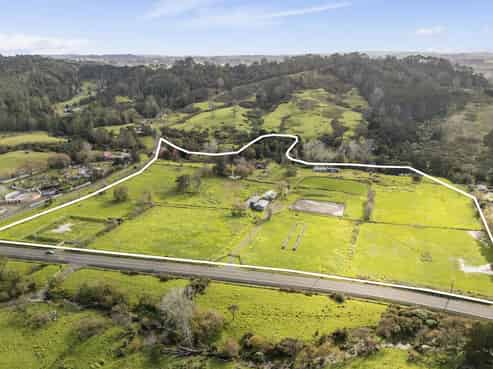 320 Pine Valley Road, Dairy Flat