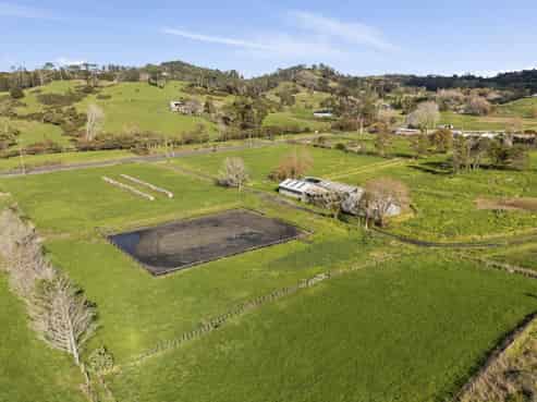 320 Pine Valley Road, Dairy Flat