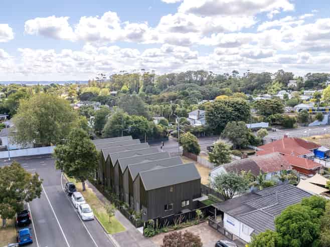 2 Sainsbury Road, Mount Albert